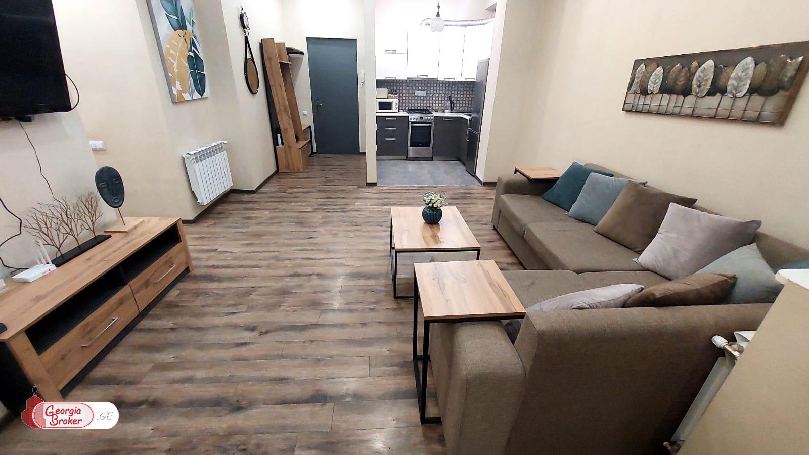 продается квартира с новым ремонтом 3-комнаты